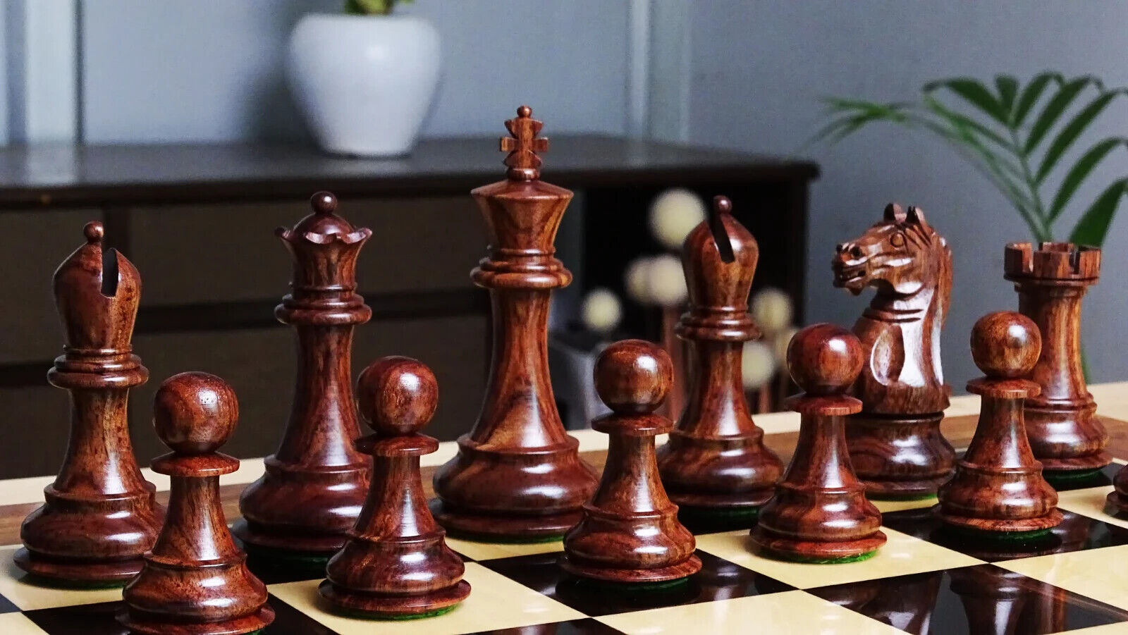 Staunton Weighted Chess Pieces in Acacia Wood & Indian Boxwood - 4 inch King