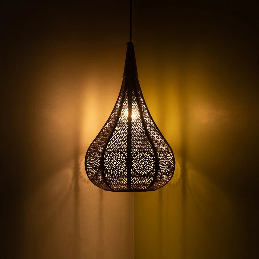 'Morrocan Flame' Hand-etched Pendant Lamp In Iron (33 cm, Matte Finish)