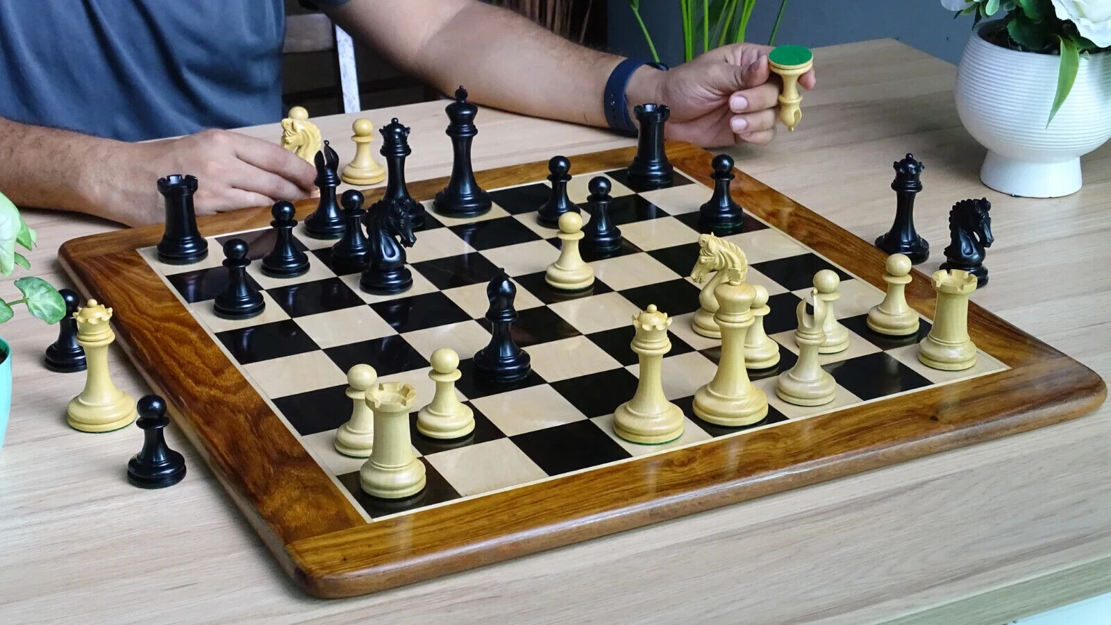 Triple weighted Imperial Chess Pieces in Ebony & Boxwood - 3.75 inch King